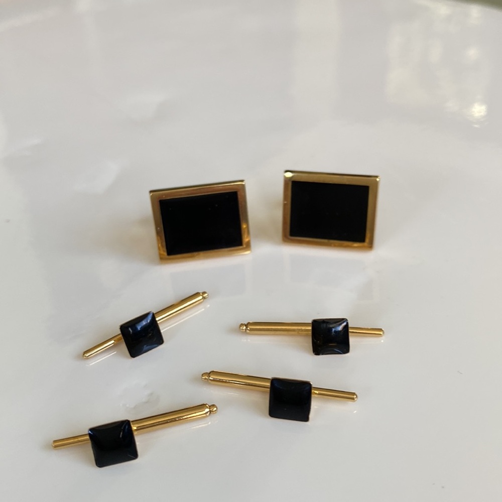 Cuff links with 4 studs , elegant and timeless